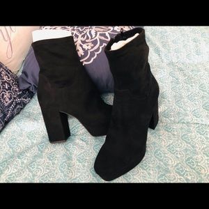 Black Faux Suede Boots, Block heel very cute 💕